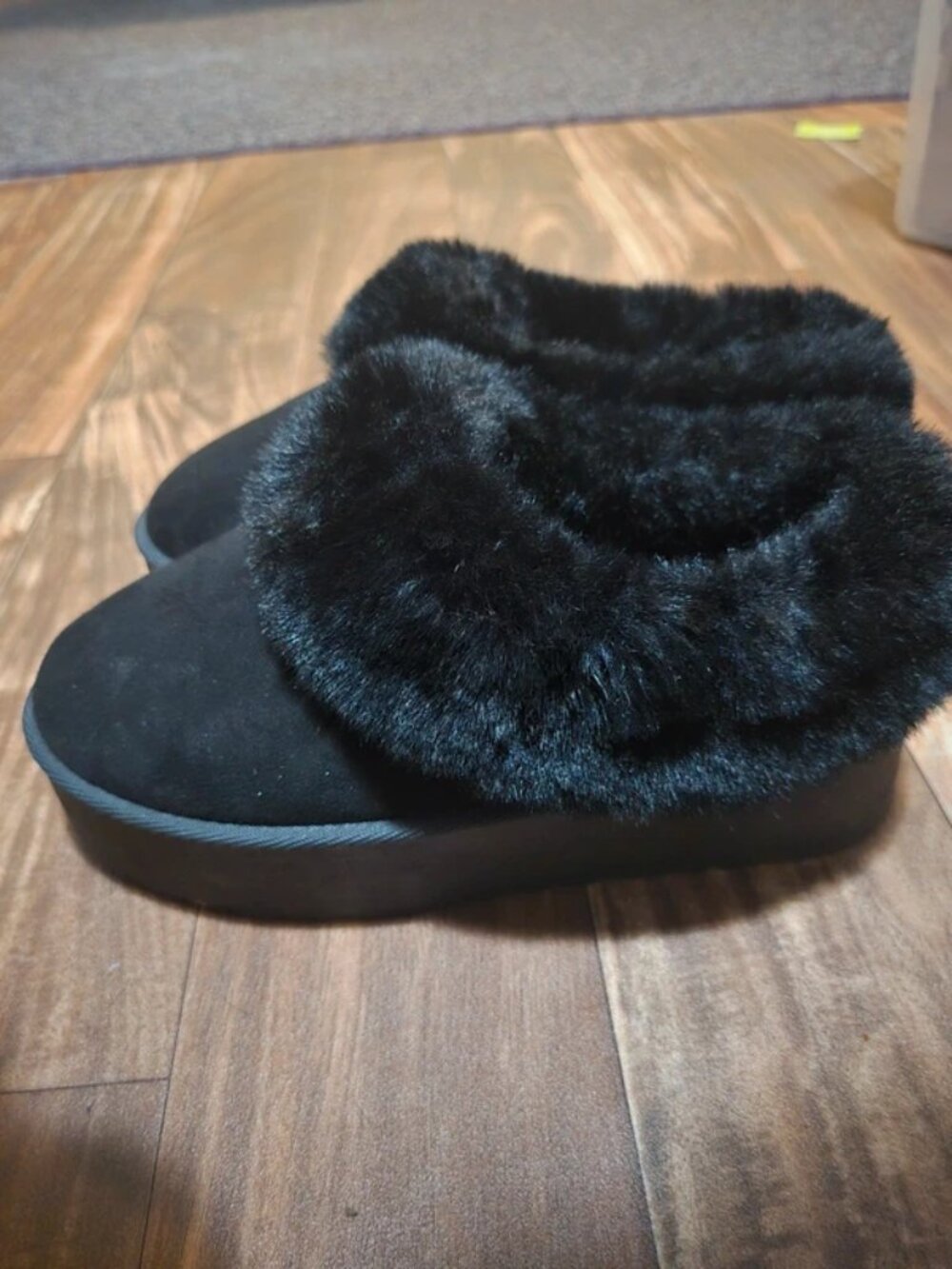 Fashion Nova platform slippers - Picture 3 of 5